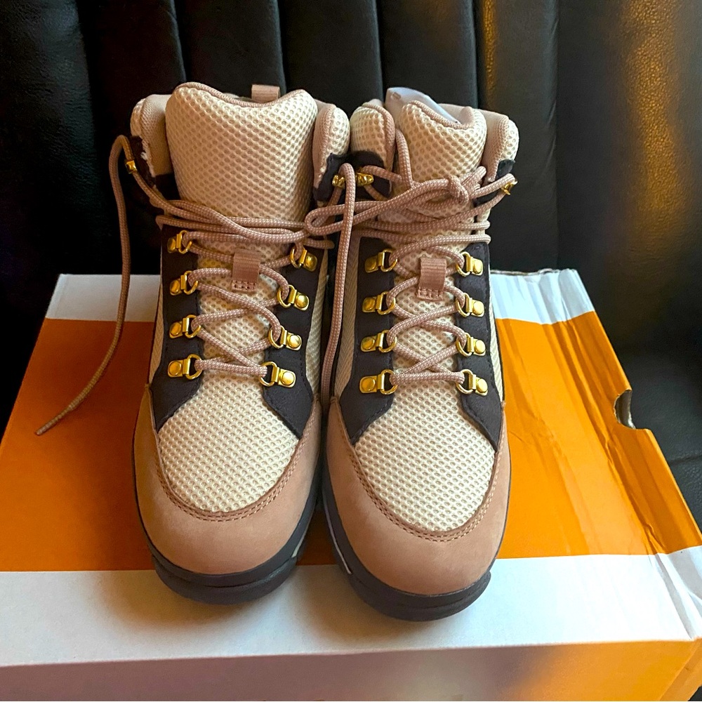 Size 8 new timberland boots